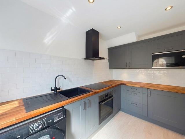 Albion Gardens, Burnopfield, NE16 2 bed terraced house to rent £850 pcm £196 pw