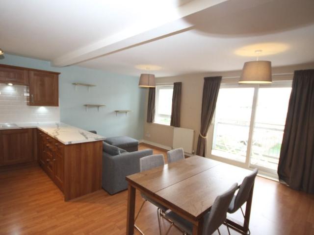 Albion Gardens, Easter Road, Edinburgh EH7, 2 bed flat to rent, £1,495 pcm | PrimeLocation