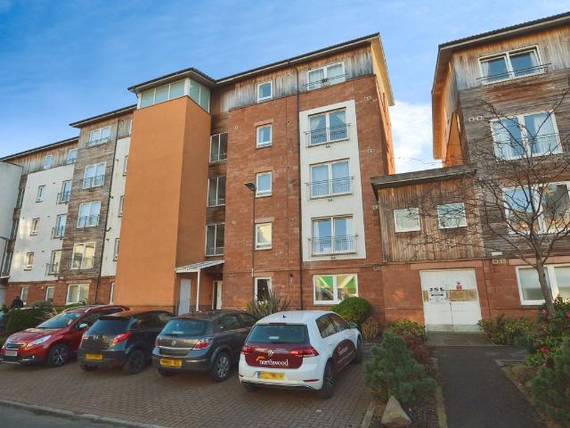 Albion Gardens, Edinburgh EH7, 2 bed flat to rent, £1,450 pcm | PrimeLocation