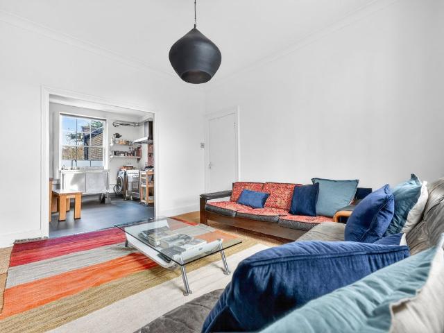 Albion Drive, Hackney E8, 2 bed flat to rent, £4,250 pcm | PrimeLocation