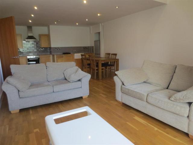 Albion Mills New Islington 1 bed apartment to rent £1,200 pcm £277 pw