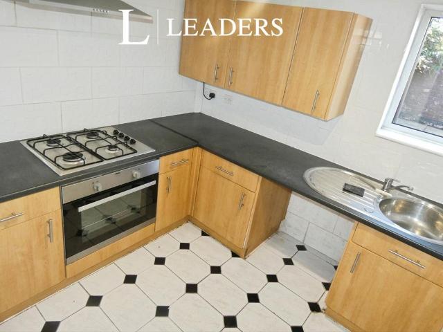 Albion Street, Mansfield. 2 bed semi detached house to rent £700 pcm £162 pw