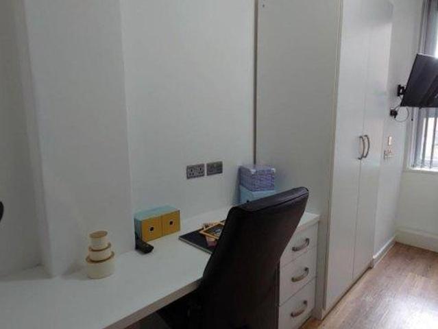 Albion Street 4 bed house share to rent £2,288 pcm £528 pw