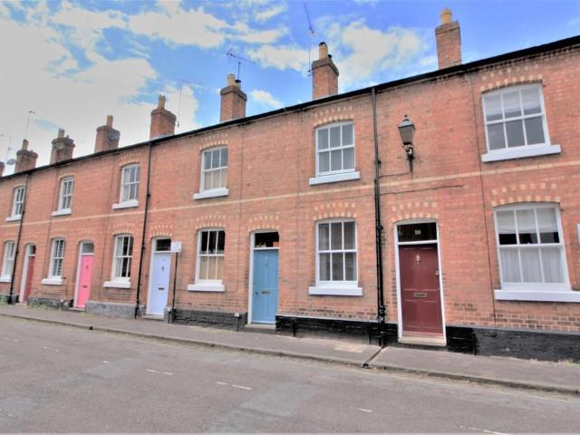 Albion Place, Chester CH1 2 bed terraced house to rent £1,275 pcm £294 pw