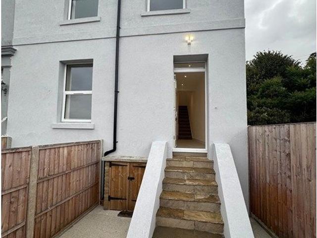Albion Place, Hythe CT21, 3 bed flat to rent, £1,300 pcm | PrimeLocation