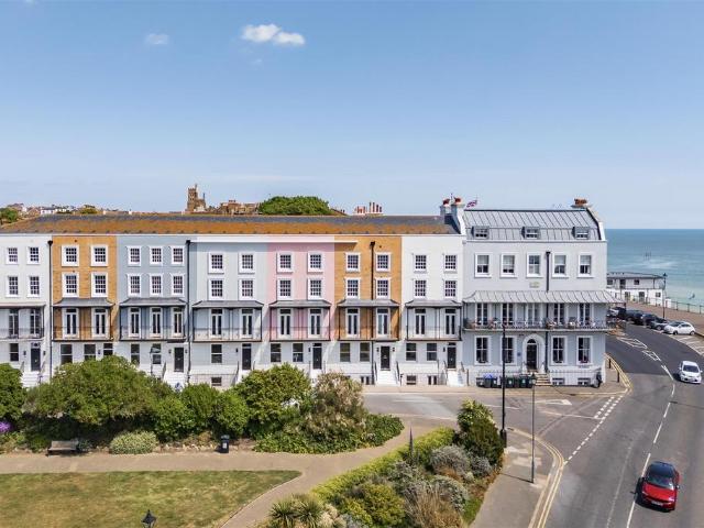 Albion PLace, Ramsgate 1 bed apartment to rent £975 pcm £225 pw