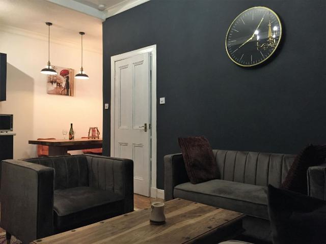 Albion Road, Easter Road EH7, 1 bed flat to rent, £1,800 pcm | PrimeLocation