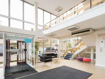 Albion Road, Greengates BD10 Mixed use to rent £1,365 pcm £315 pw