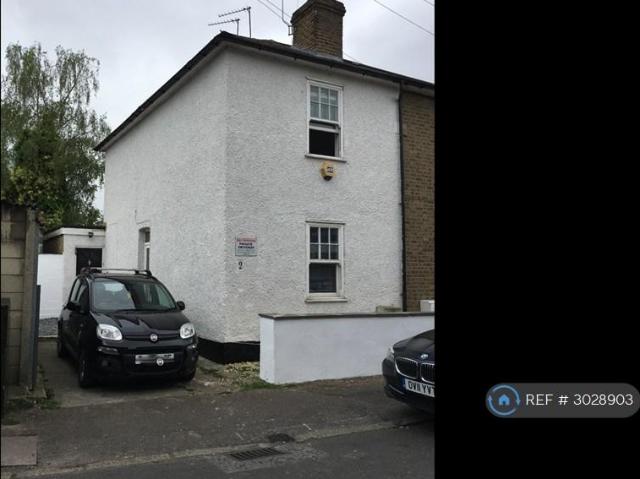 Albion Road, Hounslow, TW3 3 bed semi detached house to rent £2,300 pcm £531 pw