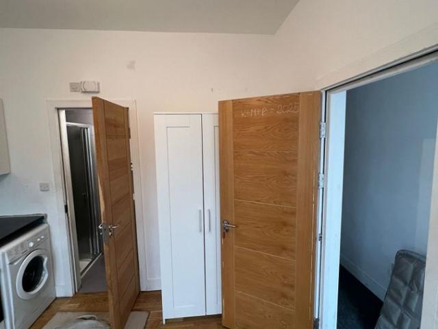 Albion Road, Hounslow TW3, Studio to rent, £700 pcm | PrimeLocation