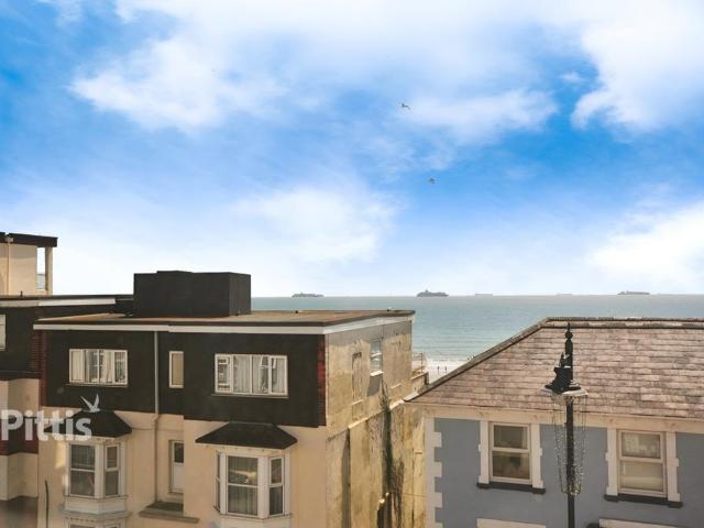 Albion Road Sandown PO36 1 bed flat to rent £775 pcm £179 pw