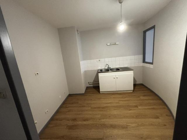 ALBOUSSIERE CENTRE APPARTEMENT T3 1ER ETAGE 71.08 M2