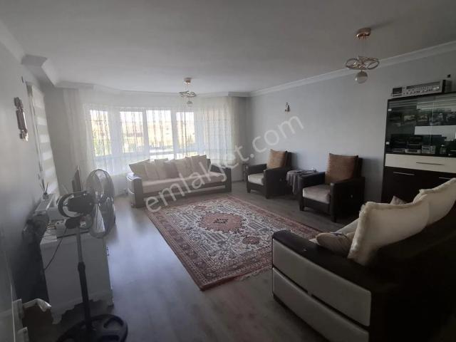 Alcı Da Geniş Metrekare Yapılı 3+1 Y.giriş Daire