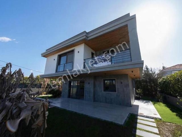Alc 'den Alaçatı Müstakil Satılık Lüks Villa