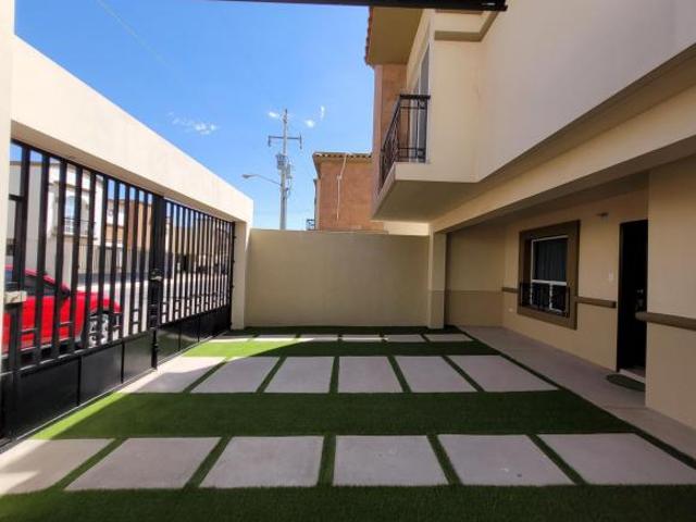 Alcázar 2: Casa Nunca Habitada, Acabados Premium y Cochera para 4 Autos