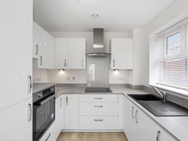 Alcester Road, Studley B80, 2 bed flat to rent, £2,400 pcm | PrimeLocation