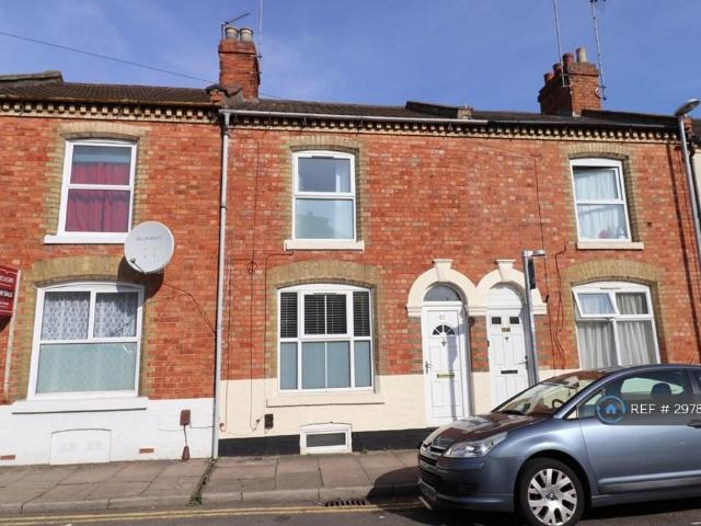 Alcombe Road, Northampton, NN1 2 bed terraced house to rent £1,095 pcm £253 pw