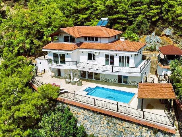 Alcon Vılla Çıplaklı 500 M2 Arsalı Villa ikamete Uygun