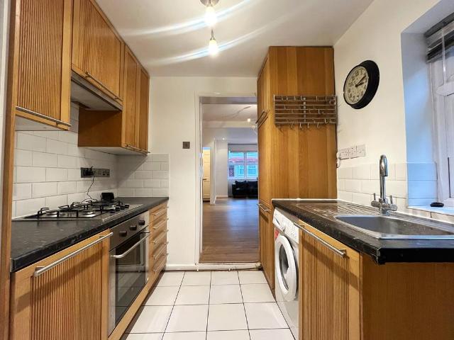 Aldworth Road, London, E15 2 bed house to rent £2,000 pcm £462 pw