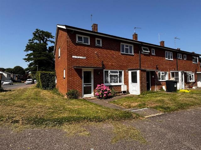 Aldykes, Hatfield 3 bed house to rent £2,350 pcm £542 pw