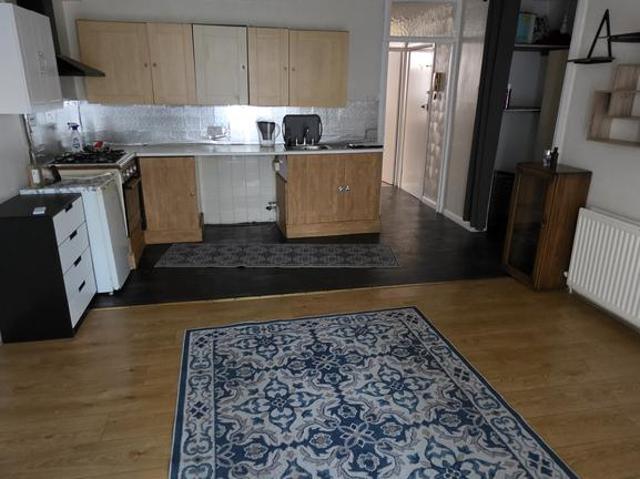 Aldborough Road South, Ilford IG3 1 bed ground floor flat to rent £1,450 pcm £335 pw