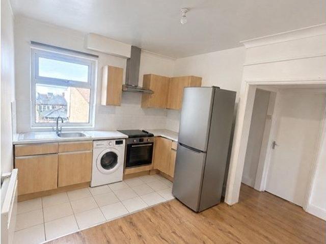Aldborough Road South, Ilford IG3, 2 bed flat to rent, £1,800 pcm | PrimeLocation