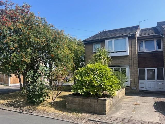 Alden Court, Morley, Leeds, West. Studio to rent £575 pcm £133 pw