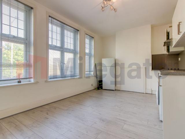 Aldenham Road, Watford WD19, 1 bed flat to rent, £1,050 pcm | PrimeLocation