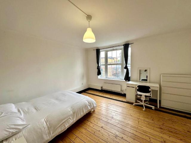 Aldenham Street, London NW1 2 bed flat to rent £2,800 pcm £646 pw