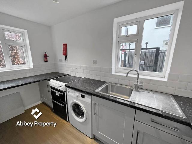 Alder Crescent, Luton LU3, 1 bed property to rent, £850 pcm | PrimeLocation