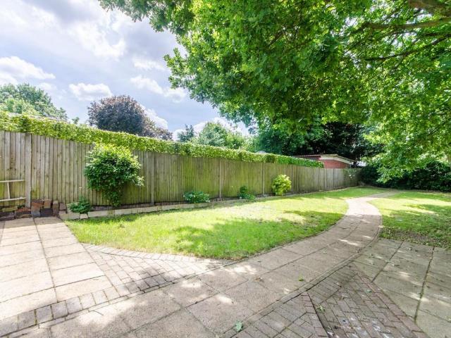Alder Grove, Dollis Hill, London, NW2 3 bed semi detached house to rent £3,900 pcm £900 pw