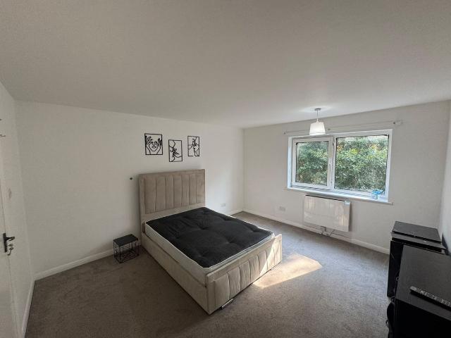 Alder Road, Denham UB9, 2 bed flat to rent, £1,700 pcm | PrimeLocation