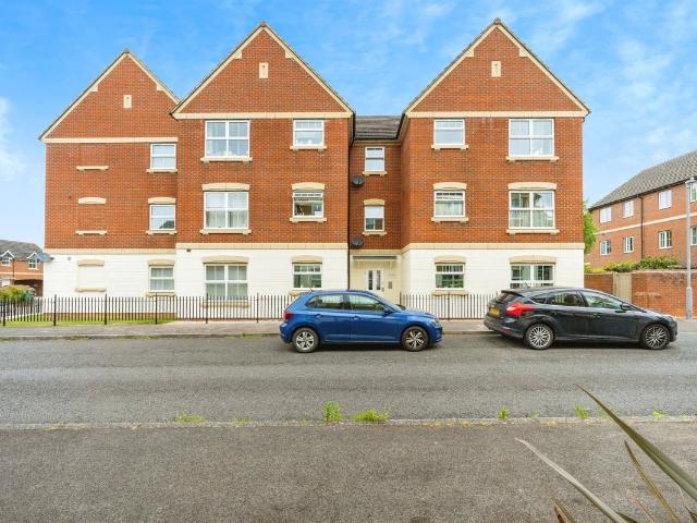 Alder Road, Weston Turville, Aylesbury HP22, 2 bed flat to rent, £1,300 pcm | PrimeLocation