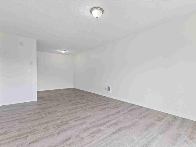 Alder Royal Apartments 1 Bedroom Apartment for Rent at 16124 Se Alder St, Portland, OR 97233 Centennial