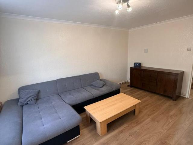Alderman Close, Hatfield AL9, 1 bed flat to rent, £1,330 pcm | PrimeLocation
