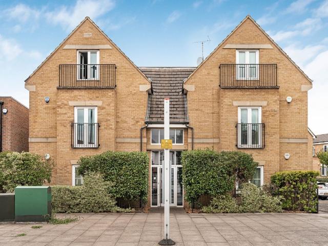 Alderman House, 181 Spring Grove Road TW7, 2 bed flat to rent, £1,900 pcm | PrimeLocation