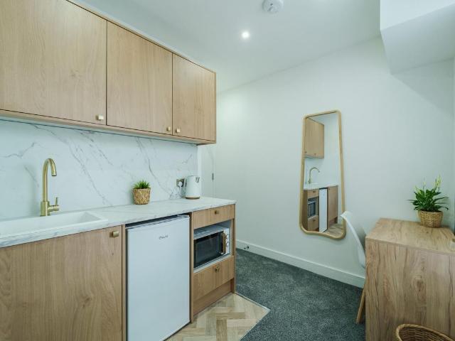 Aldermans Drive, Room 3, Peterborough, Cambridgeshire PE3, Studio to rent, £750 pcm | PrimeLocation