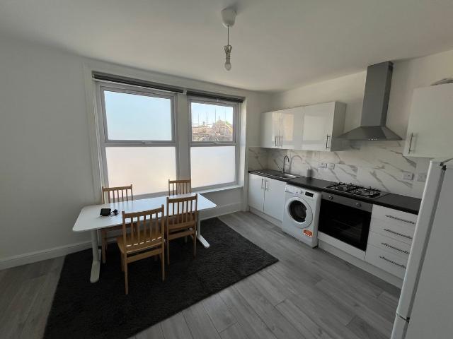 Aldermans Hill, Palmers Green N13, 2 bed flat to rent, £1,800 pcm | PrimeLocation