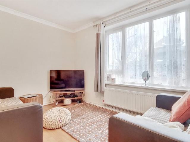 Alderney House, Channel Islands. 3 bed terraced house to rent £3,000 pcm £692 pw