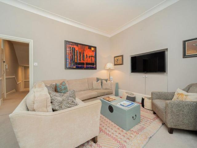 Alderney Street, London SW1V 2 bed flat to rent £3,250 pcm £750 pw