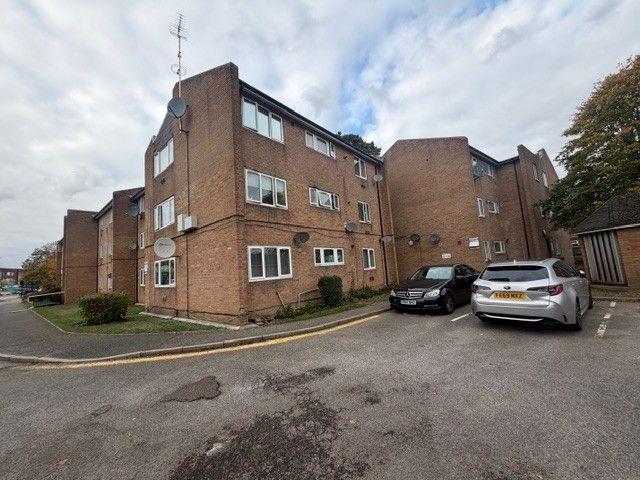 Aldergrove Gardens, Hounslow TW3, 2 bed flat to rent, £1,800 pcm | PrimeLocation