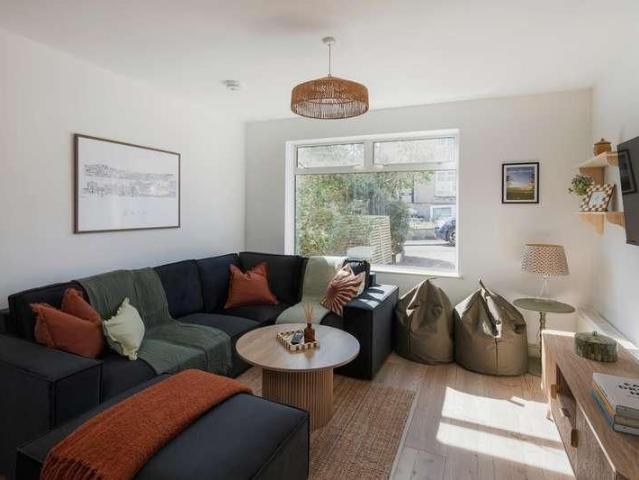 Alderley Road, Bath, BA2