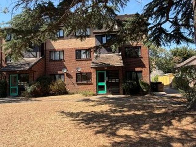 Alders Close, London E11, 1 bed flat to rent, £1,600 pcm | PrimeLocation