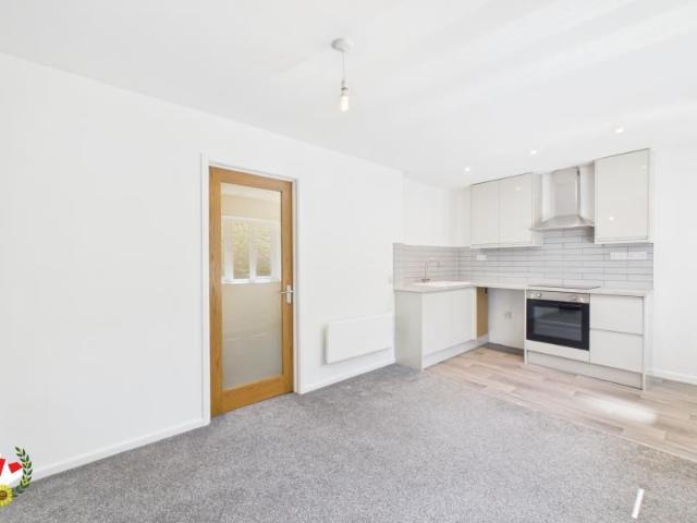 Alders Green, Longlevens, Gloucester GL2, 1 bed flat to rent, £750 pcm | PrimeLocation