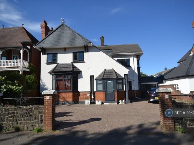 Aldersbrook Road, London, E12 5 bed detached house to rent £2,900 pcm £669 pw