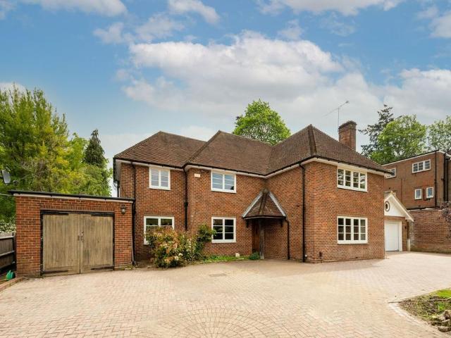 Aldersey Road, Guildford, GU1 4 bed detached house to rent £6,500 pcm £1,500 pw