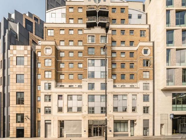 Aldersgate Street, London EC1A 2 bed flat to rent £3,748 pcm £865 pw