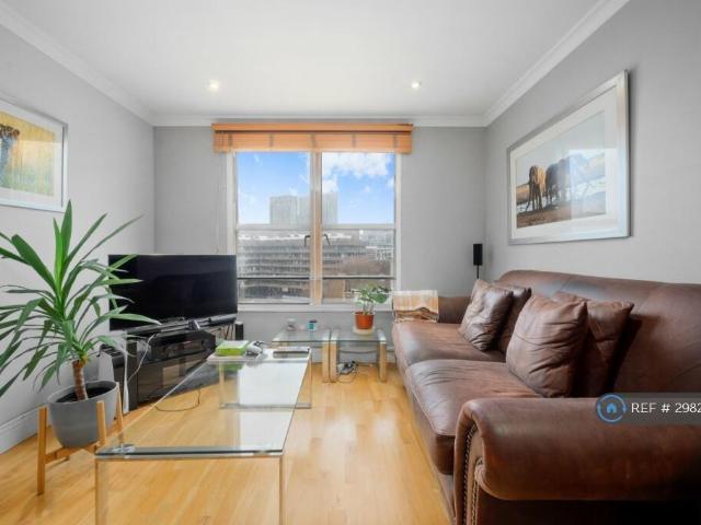 Aldersgate Street, London, EC1A 2 bed flat to rent £3,300 pcm £762 pw