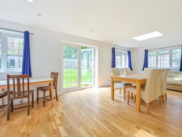 Aldershot Road, Guildford, Guildford. 6 bed detached house to rent £4,200 pcm £969 pw