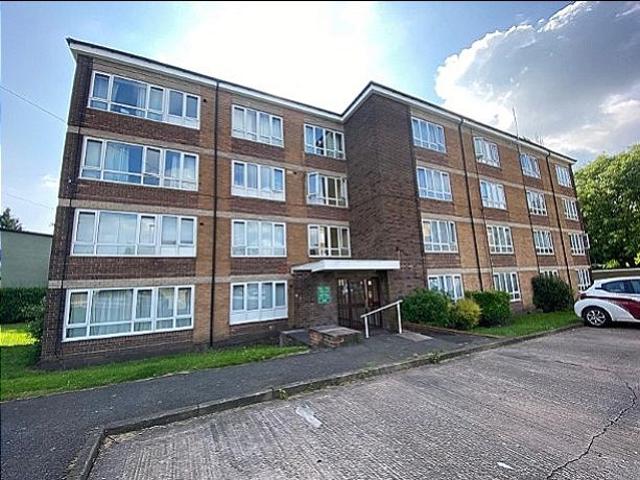 Aldersley Road, Tettenhall, Wolverhampton WV6, 2 bed flat to rent, £825 pcm | PrimeLocation